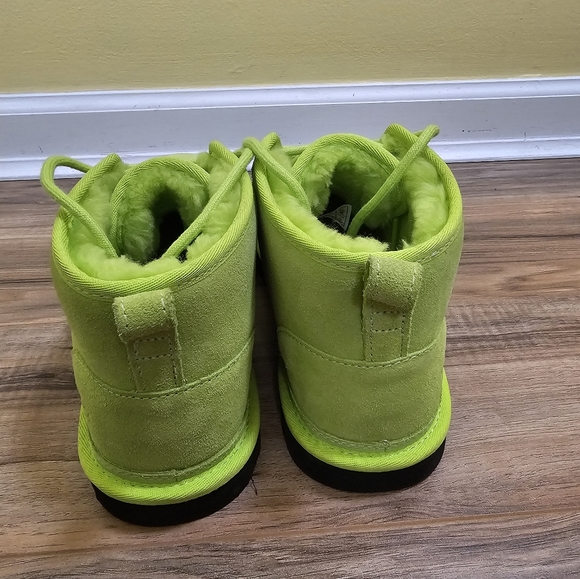 UGG Neumel Suede Chopd Chukka Boots  Key Lime & Black, US 10 - Picture 4 of 12